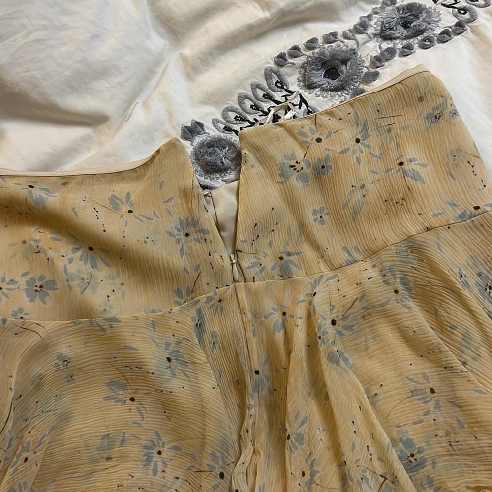 Skirt - Picture 2 of 5